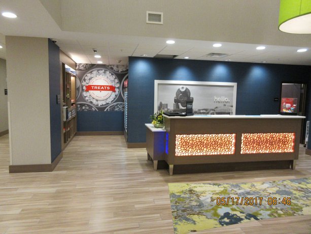 Imagen de los interiores del Hotel Hampton Inn And Suites Syracuse North Airport Area. Foto 20