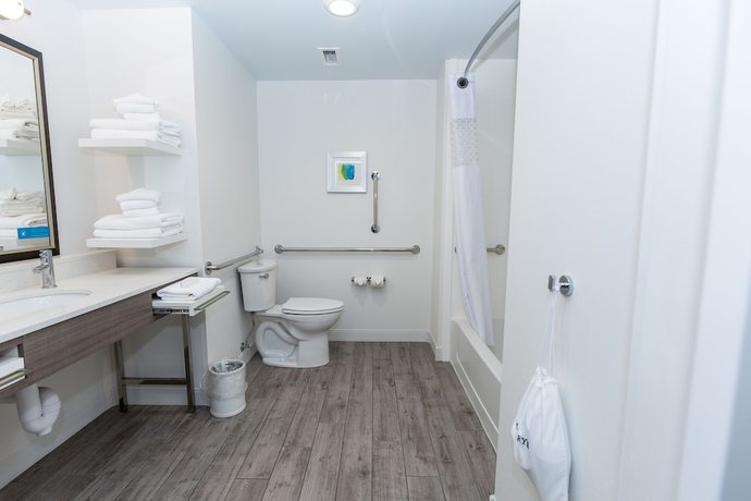 Imagen de la habitación del Hotel Hampton Inn And Suites Syracuse North Airport Area. Foto 15