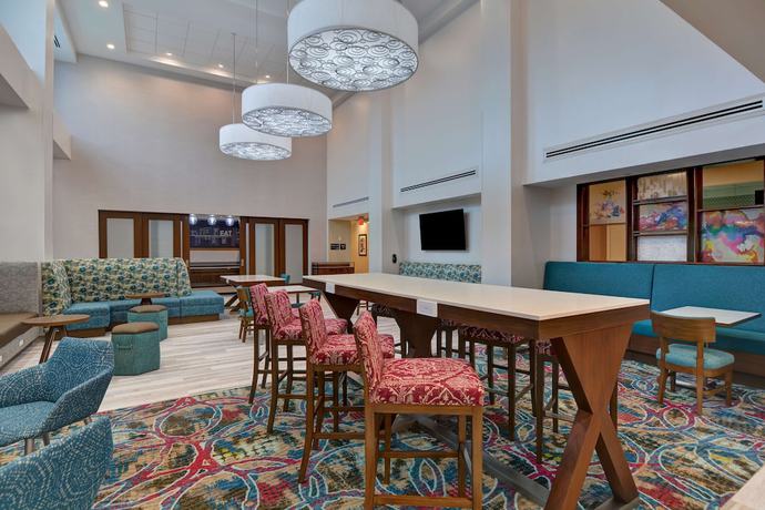 Imagen de los interiores del Hotel Hampton Inn And Suites Tampa Riverview Brandon. Foto 17