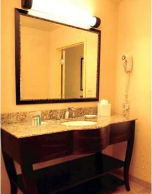 Imagen de la habitación del Hotel Hampton Inn And Suites Tulsa/catoosa. Foto 3