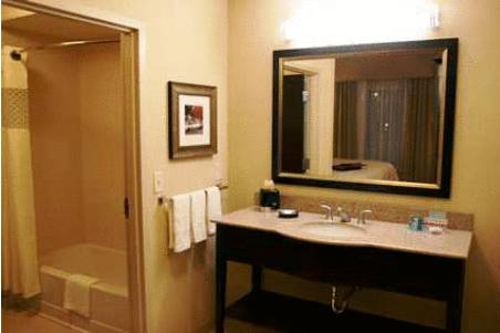 Imagen de la habitación del Hotel Hampton Inn And Suites Tulsa/catoosa. Foto 6
