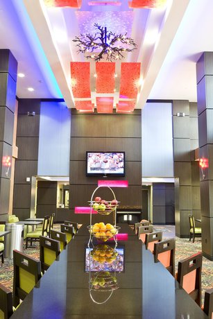 Imagen del bar/restaurante del Hotel Hampton Inn And Suites Tulsa/central. Foto 2