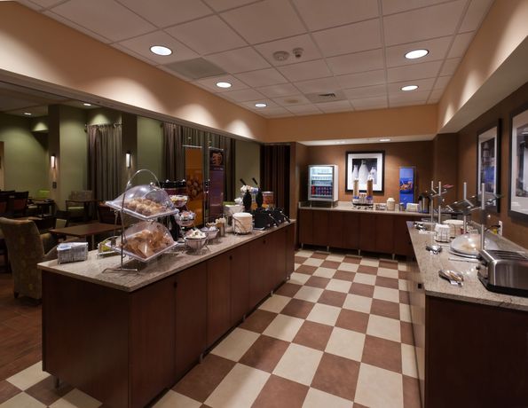 Imagen de los interiores del Hotel Hampton Inn And Suites University Area. Foto 15