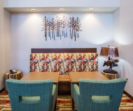 Imagen de los interiores del Hotel Hampton Inn And Suites Whitefish. Foto 19
