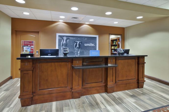 Imagen de los interiores del Hotel Hampton Inn And Suites Wichita Northeast. Foto 19