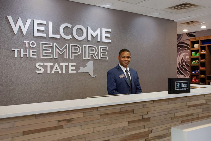 Imagen de los interiores del Hotel Hampton Inn And Suites Yonkers. Foto 16