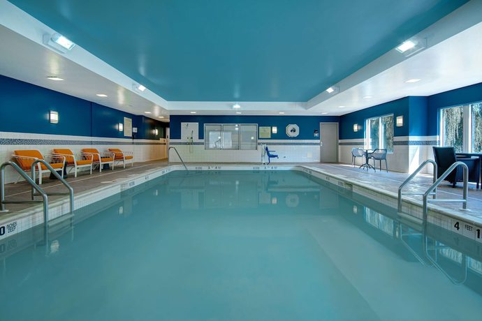 Imagen de la piscina del Hotel Hampton Inn And Suites Yonkers. Foto 20