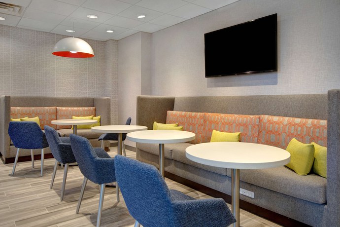 Imagen de los interiores del Hotel Hampton Inn And Suites Yonkers. Foto 19
