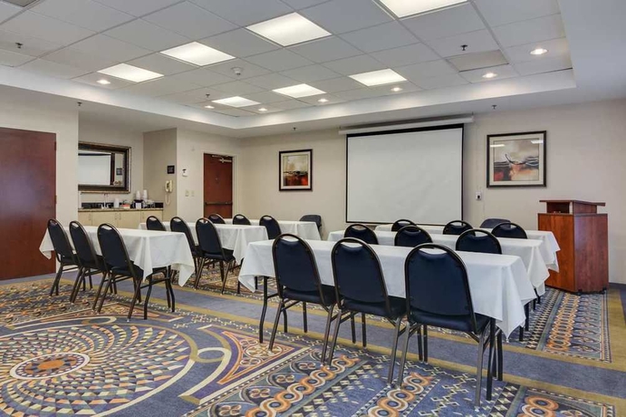 Imagen de los interiores del Hotel Hampton Inn Atlanta Fairburn. Foto 8