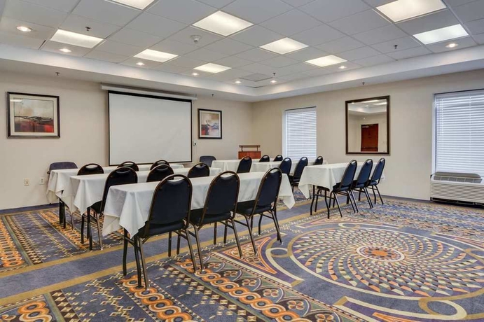 Imagen de los interiores del Hotel Hampton Inn Atlanta Fairburn. Foto 9