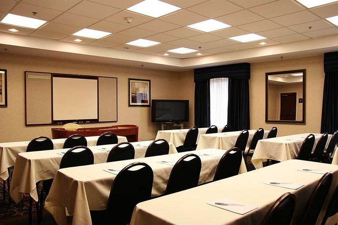 Imagen de los interiores del Hotel Hampton Inn Atlanta Fairburn. Foto 11