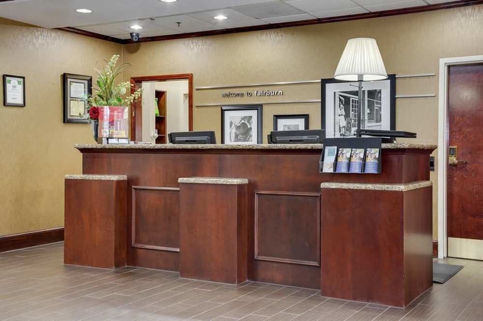 Imagen de los interiores del Hotel Hampton Inn Atlanta Fairburn. Foto 13