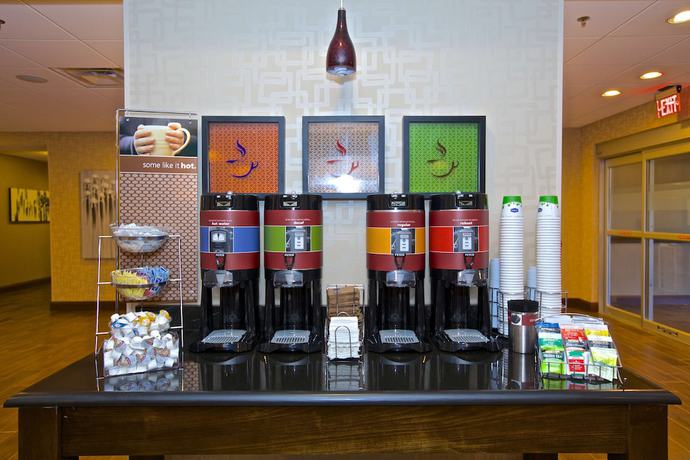 Imagen del bar/restaurante del Hotel Hampton Inn Atlanta McDonough, Mcdonough. Foto 1