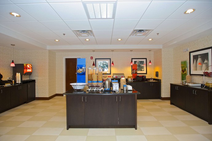 Imagen del bar/restaurante del Hotel Hampton Inn Atlanta McDonough, Mcdonough. Foto 4