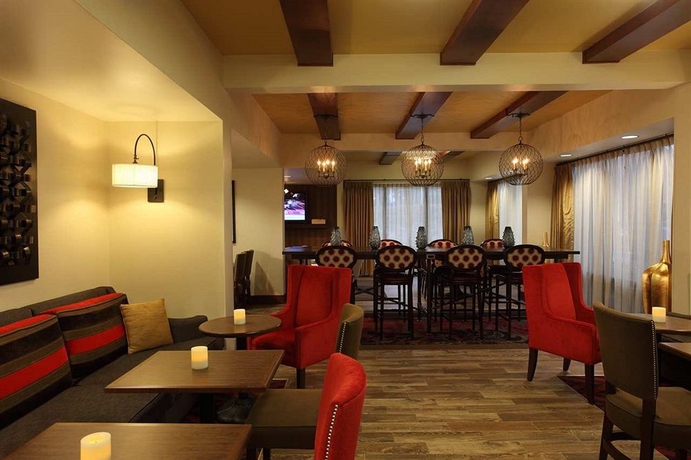 Imagen del bar/restaurante del Hotel Hampton Inn Atlanta Nw Cumberland. Foto 4