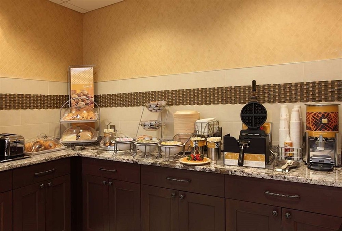Imagen del bar/restaurante del Hotel Hampton Inn Atlanta Nw Cumberland. Foto 5