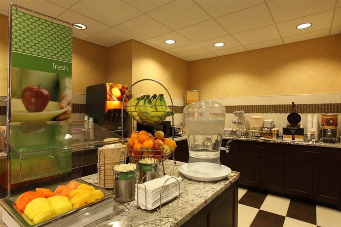 Imagen del bar/restaurante del Hotel Hampton Inn Atlanta Nw Cumberland. Foto 6