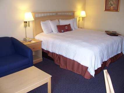 Imagen de la habitación del Hotel Hampton Inn Atlanta-Woodstock. Foto 7