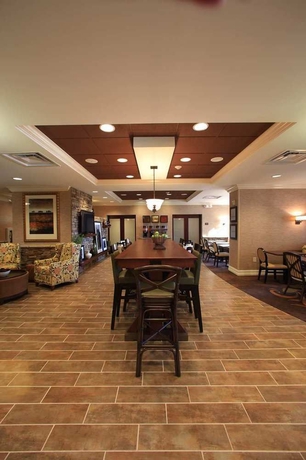 Imagen del bar/restaurante del Hotel Hampton Inn Atlanta-canton. Foto 3