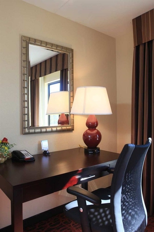 Imagen de la habitación del Hotel Hampton Inn Atlanta-canton. Foto 6
