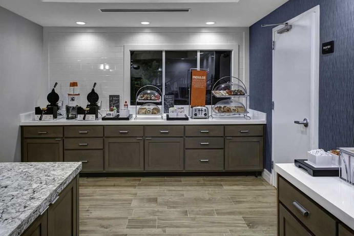 Imagen del bar/restaurante del Hotel Hampton Inn Atlanta-georgia Tech-downtown. Foto 2