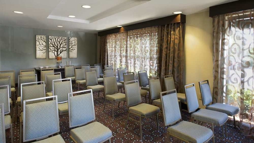 Imagen de los interiores del Hotel Hampton Inn Atlanta-mall Of Georgia. Foto 14