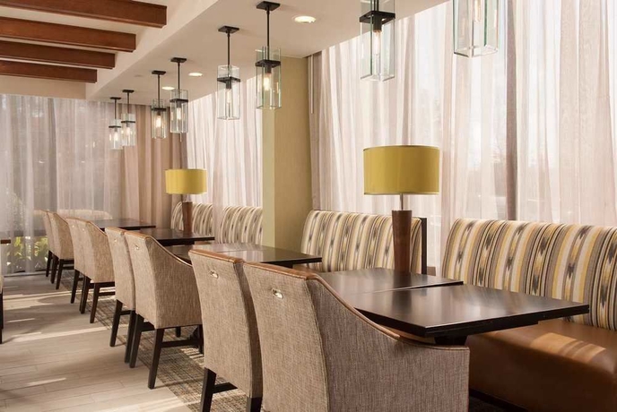 Imagen del bar/restaurante del Hotel Hampton Inn Atlanta-north Druid Hills. Foto 5