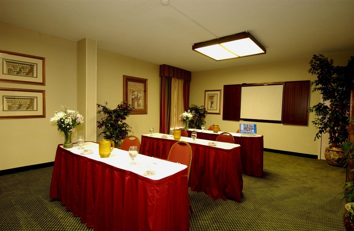 Imagen de los interiores del Hotel Hampton Inn Atlanta-north Druid Hills. Foto 15