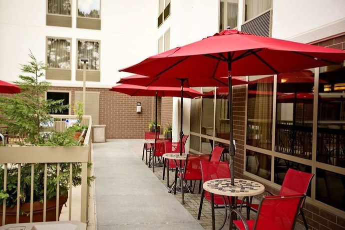 Imagen del bar/restaurante del Hotel Hampton Inn Atlanta-northlake. Foto 2