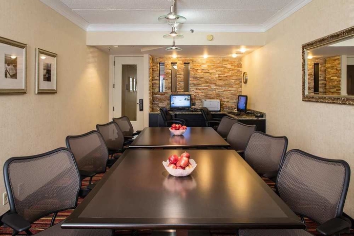 Imagen de los interiores del Hotel Hampton Inn Atlanta-northlake. Foto 13