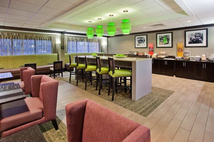 Imagen de los interiores del Hotel Hampton Inn Atlanta-town Center/kennesaw. Foto 9