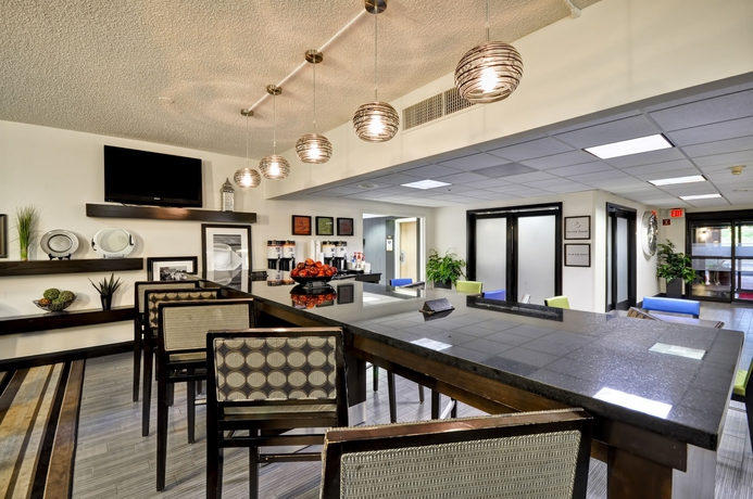 Imagen del bar/restaurante del Hotel Hampton Inn Austin North @ I - 35 and Hwy 183. Foto 4