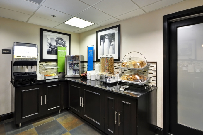 Imagen del bar/restaurante del Hotel Hampton Inn Austin North @ I - 35 and Hwy 183. Foto 5