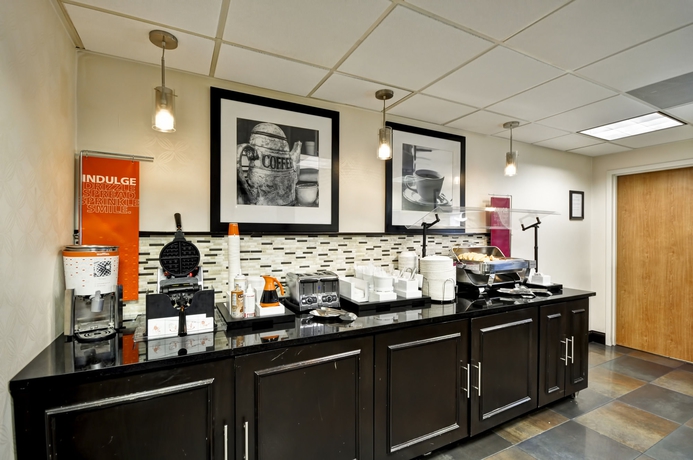 Imagen del bar/restaurante del Hotel Hampton Inn Austin North @ I - 35 and Hwy 183. Foto 11