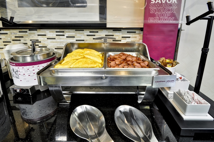 Imagen del bar/restaurante del Hotel Hampton Inn Austin North @ I - 35 and Hwy 183. Foto 12