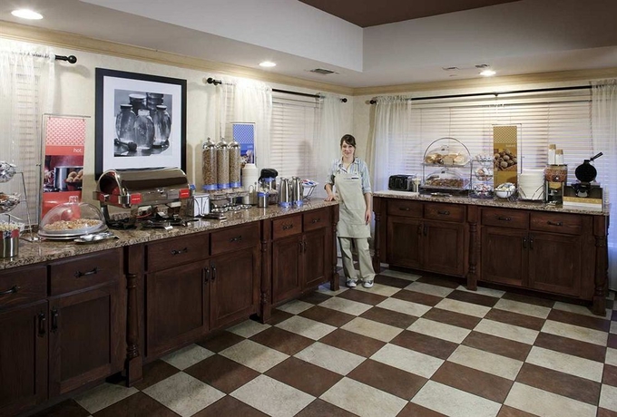 Imagen del bar/restaurante del Hotel Hampton Inn Austin Nw Near The Domain. Foto 4