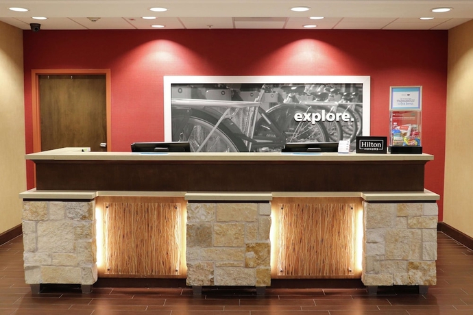 Imagen de los interiores del Hotel Hampton Inn Austin/oak Hill. Foto 18