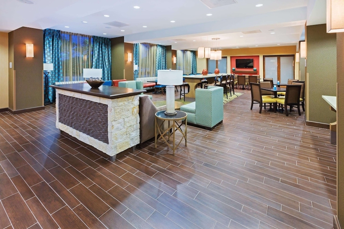 Imagen de los interiores del Hotel Hampton Inn Austin/oak Hill. Foto 19