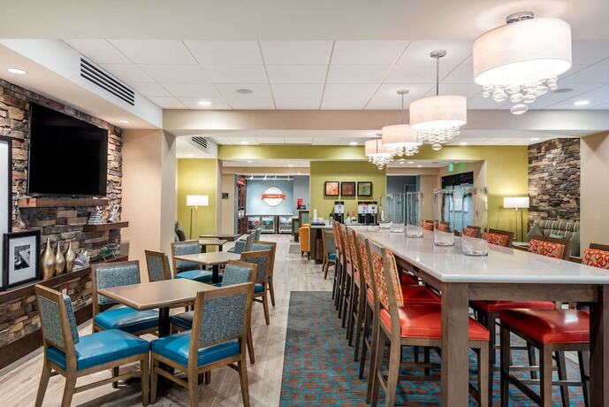 Imagen general del Hotel Hampton Inn Baltimore Bayview Campus. Foto 3