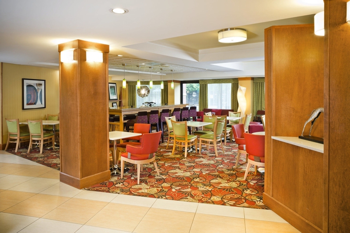 Imagen del bar/restaurante del Hotel Hampton Inn Baltimore/white Marsh. Foto 3