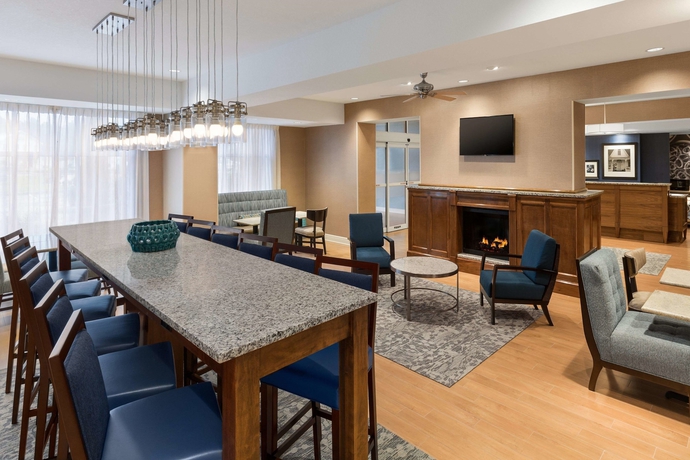 Imagen de los interiores del Hotel Hampton Inn - Bartow. Foto 16
