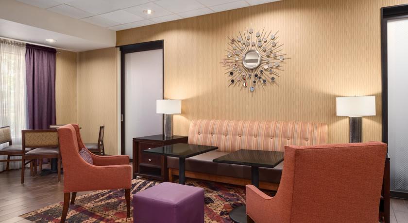 Imagen general del Hotel Hampton Inn Belle Vernon. Foto 2