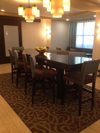Imagen del bar/restaurante del Hotel Hampton Inn Birmingham I-65/lakeshore Drive. Foto 3