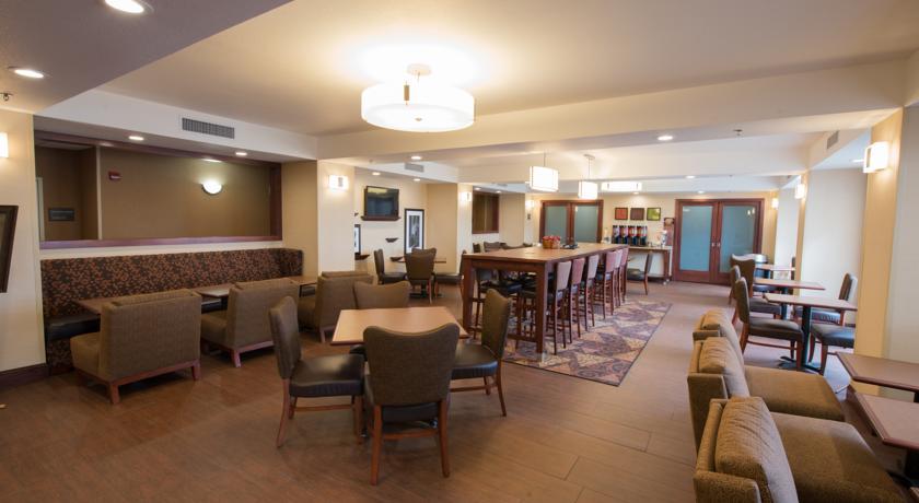 Imagen general del Hotel Hampton Inn Bismarck. Foto 3