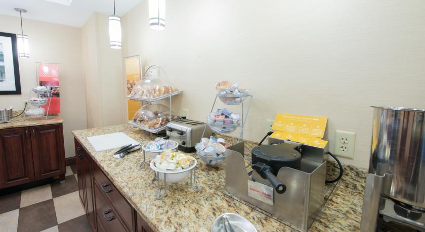 Imagen general del Hotel Hampton Inn Bismarck. Foto 11