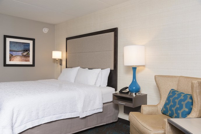 Imagen de la habitación del Hotel Hampton Inn Bloomington. Foto 2