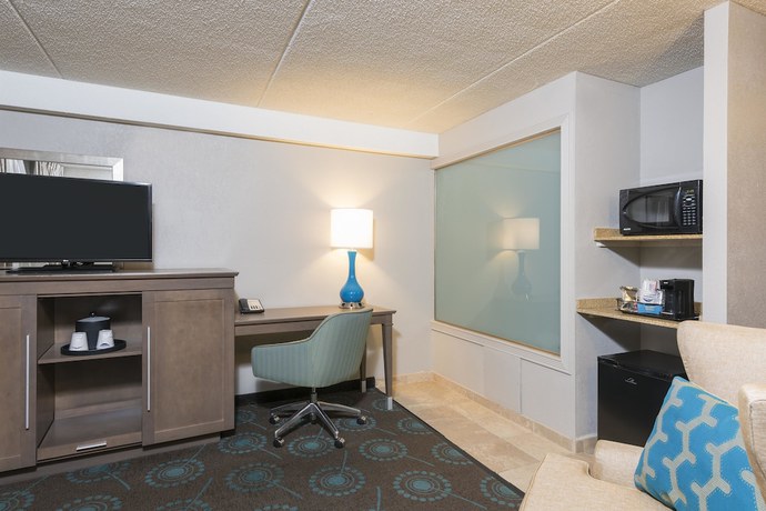 Imagen de la habitación del Hotel Hampton Inn Bloomington. Foto 6