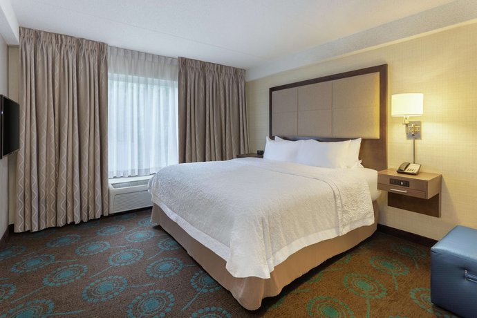 Imagen de la habitación del Hotel Hampton Inn Bloomington. Foto 9