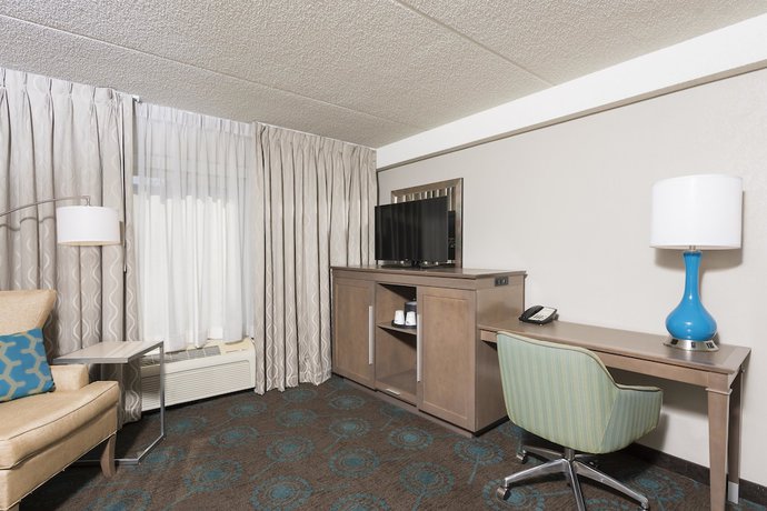 Imagen de la habitación del Hotel Hampton Inn Bloomington. Foto 10