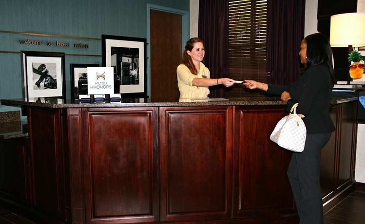 Imagen de los interiores del Hotel Hampton Inn Boca Raton. Foto 6